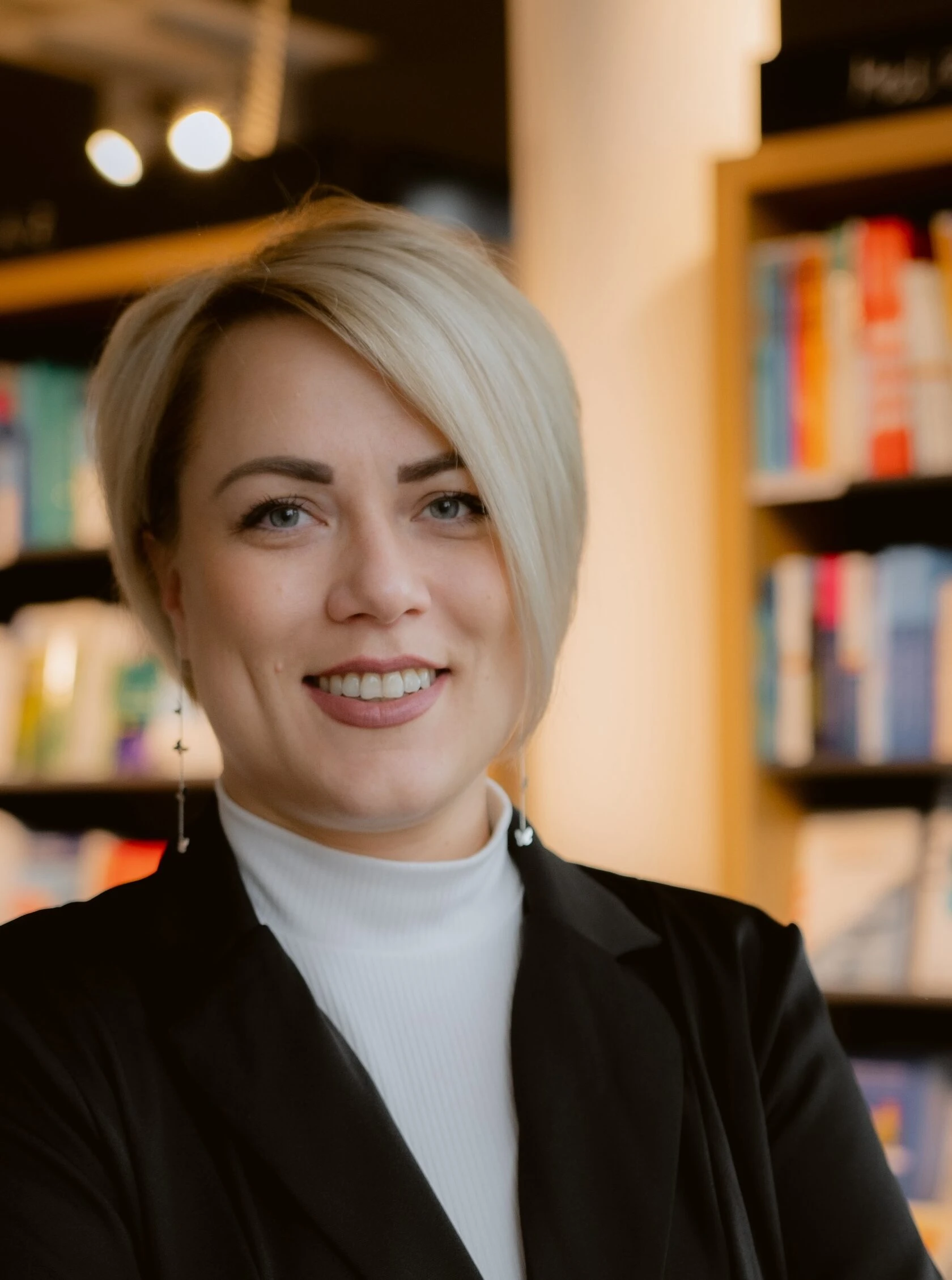 Закончила 3-х годичное обучение